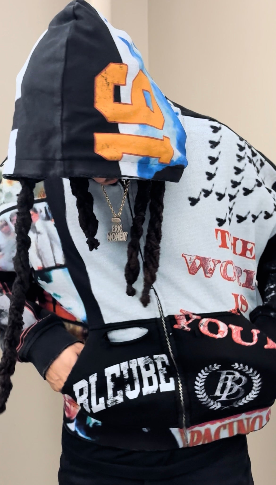 WORLD IS YOURS ZIP HOODIE (BLACK)