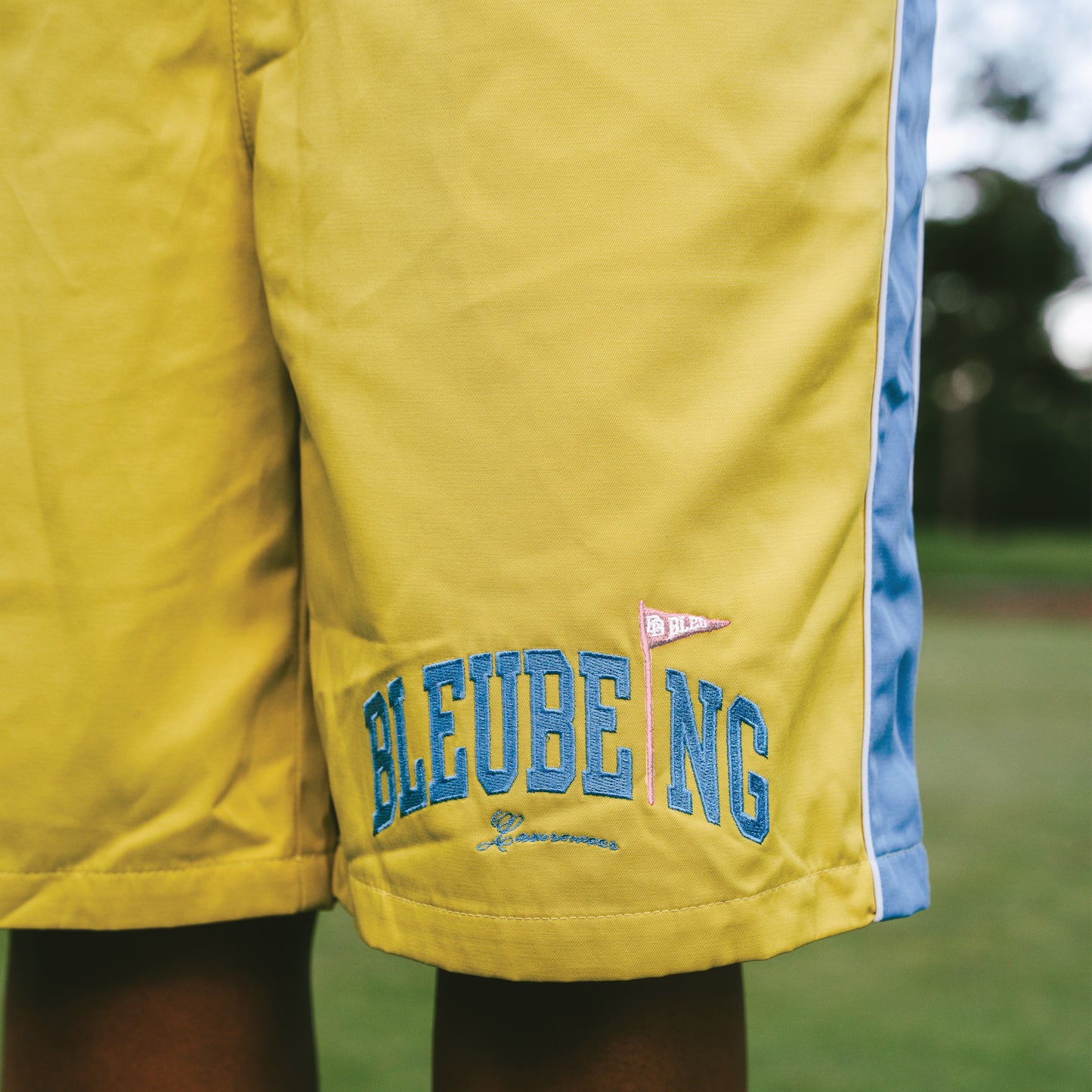 MOMENTUM WINDBREAKER SHORTS