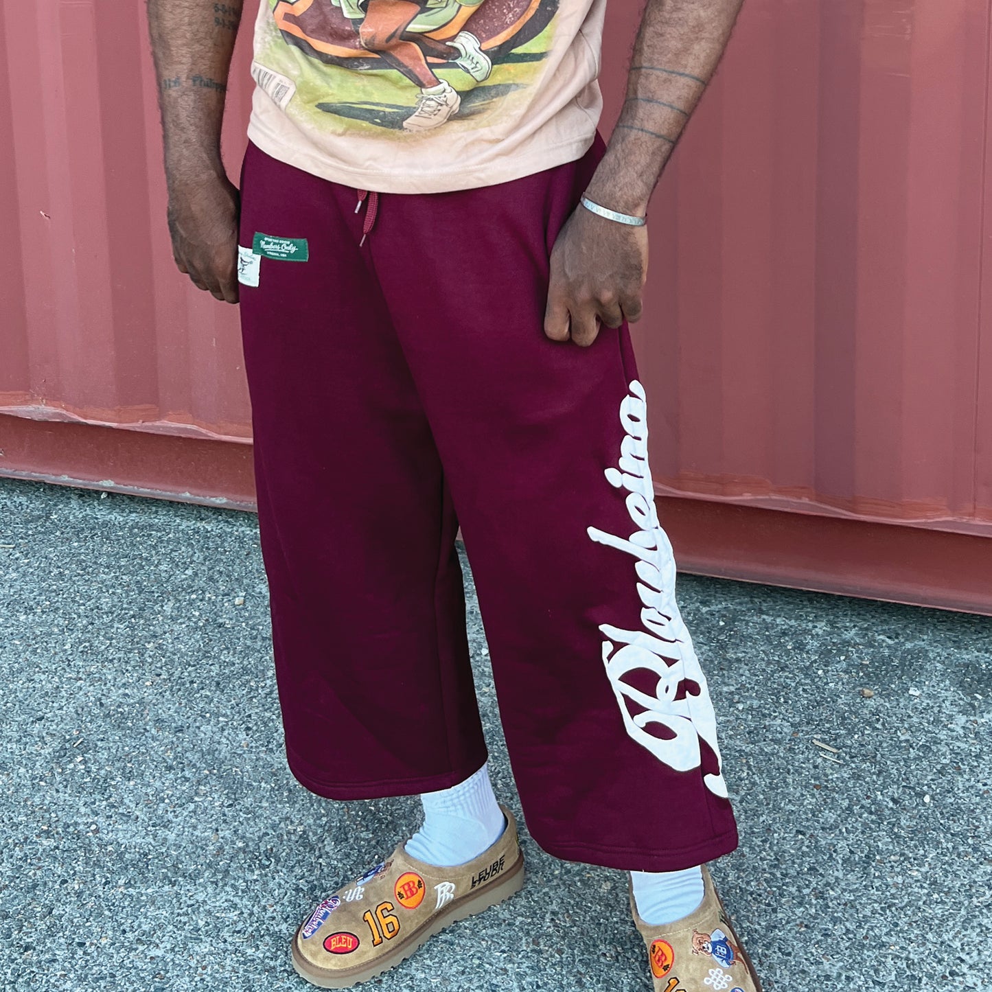 Script Cropped Sweatpants — Burgundy